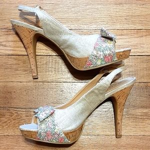 RAMPAGE Grayson-Natural Floral Peeptoe Heels